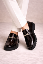 0032 Comfort Meets Fashion: The Latest Shoe Trends Revealed