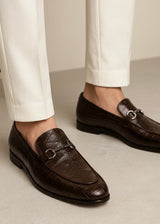 0035 CRAFTED WITH REFINED STITCHING AND A POLISHED PREMIUM FINISH.