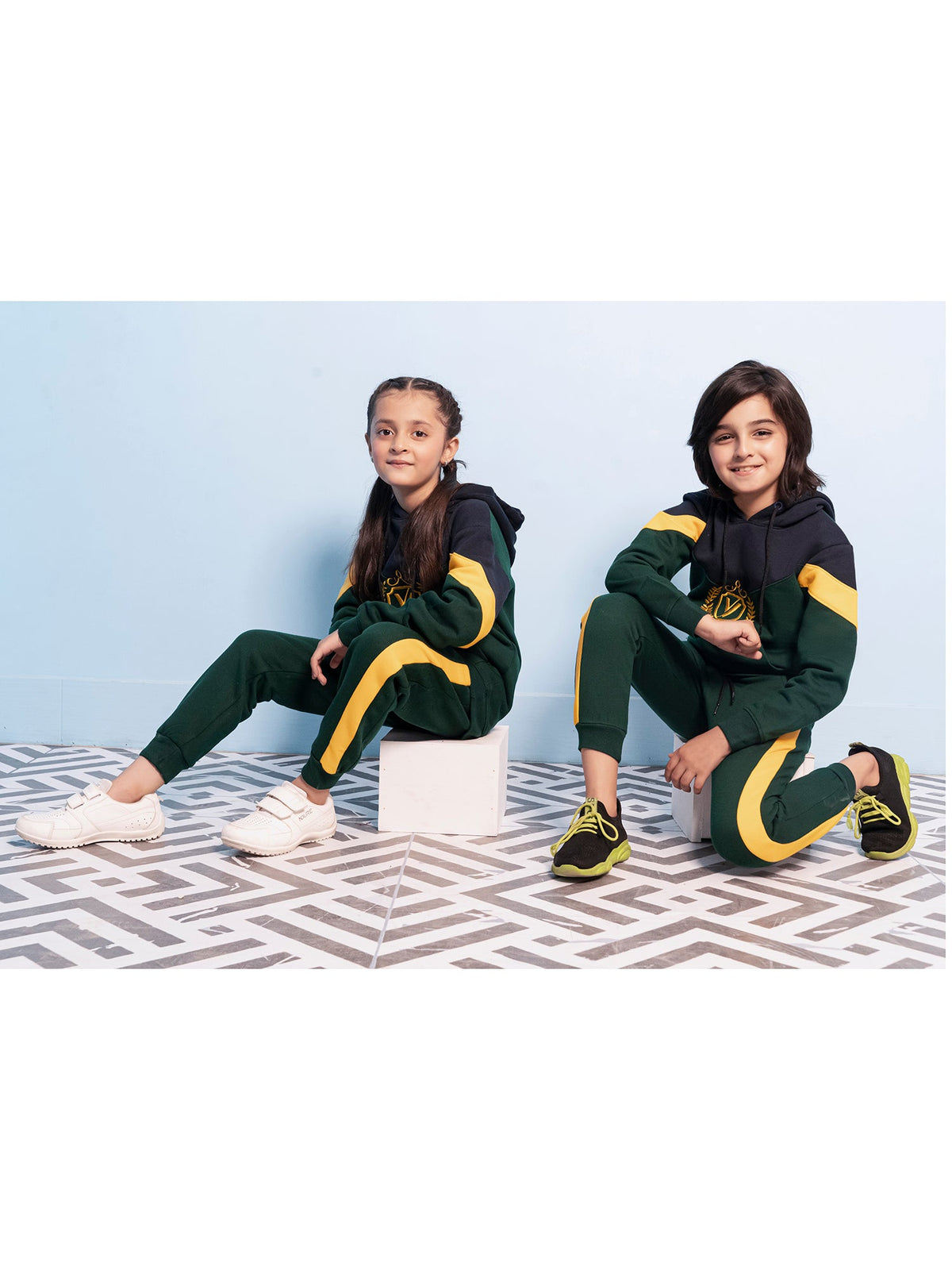 Hooded Tracksuit For Boys & Girls, Fleece #VWT37