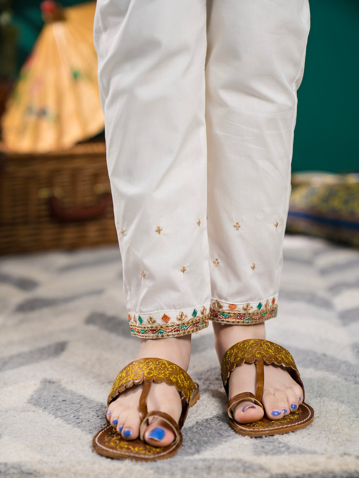 Girls Summer 2Pcs Embroidered Suit VG63-A