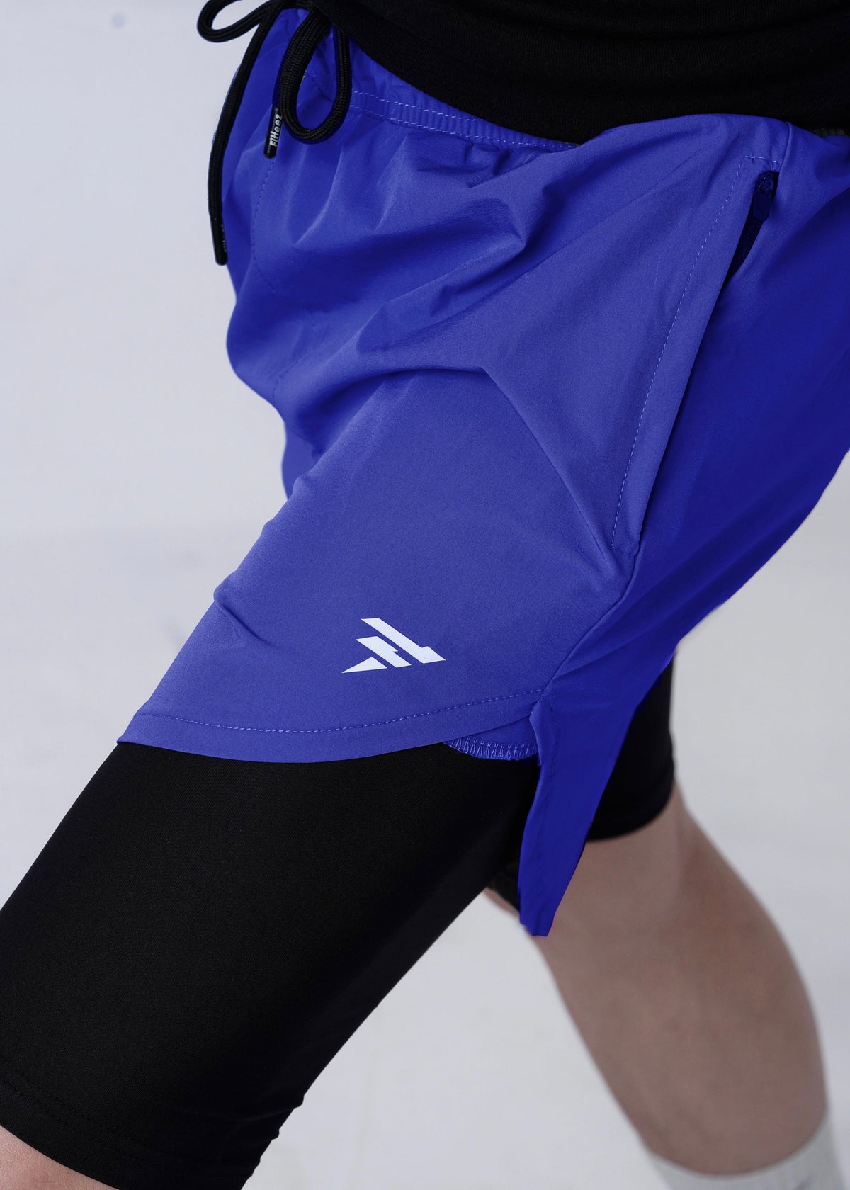 THE MICRO-STRETCH SHORT-NAVY
