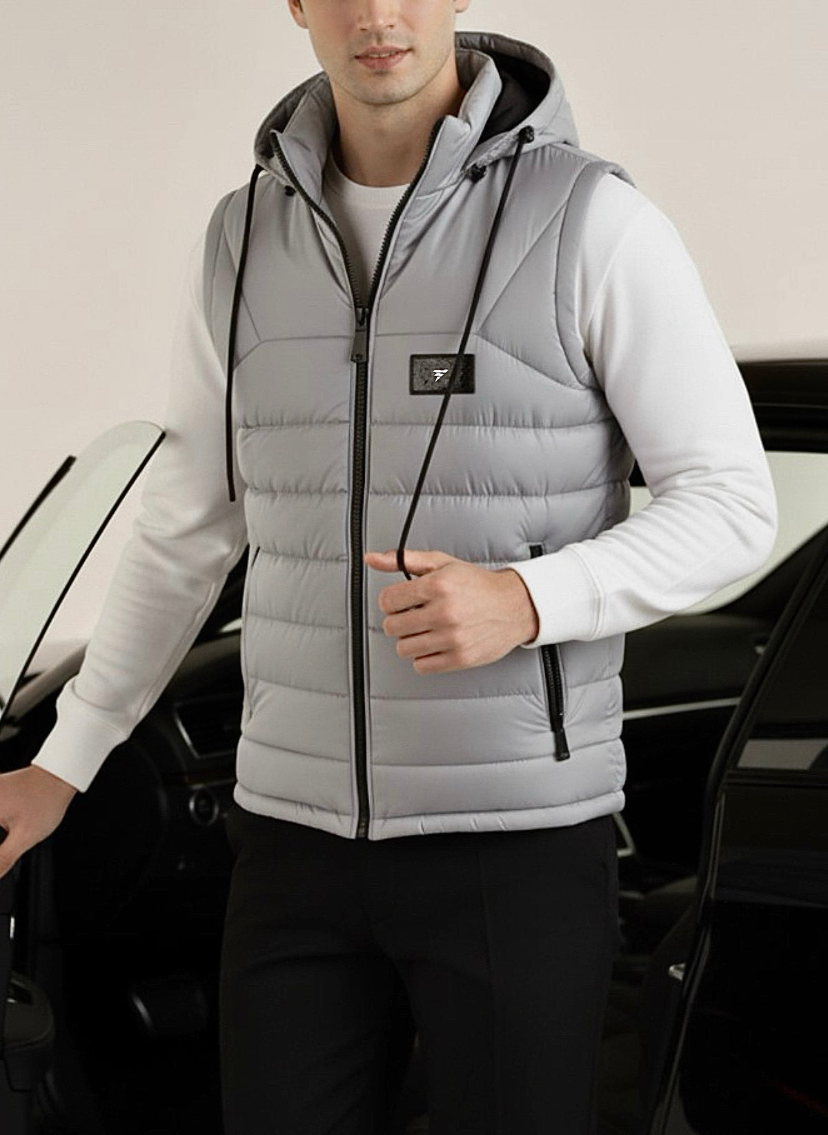 LOGO SLEEVELESS JACKET-BLACK
