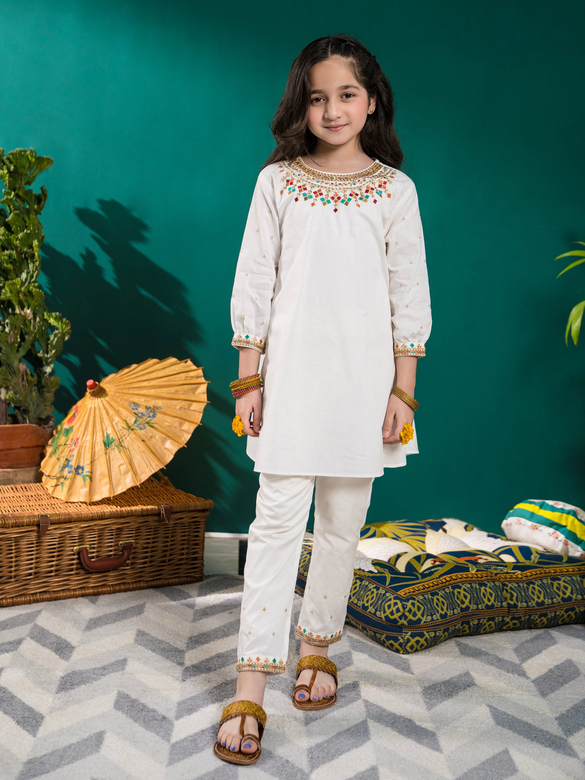 Girls Summer 2Pcs Embroidered Suit VG63-A