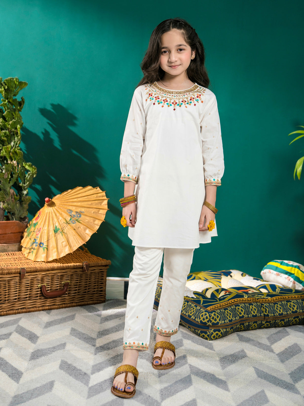 Girls Summer 2Pcs Embroidered Suit VG63-A