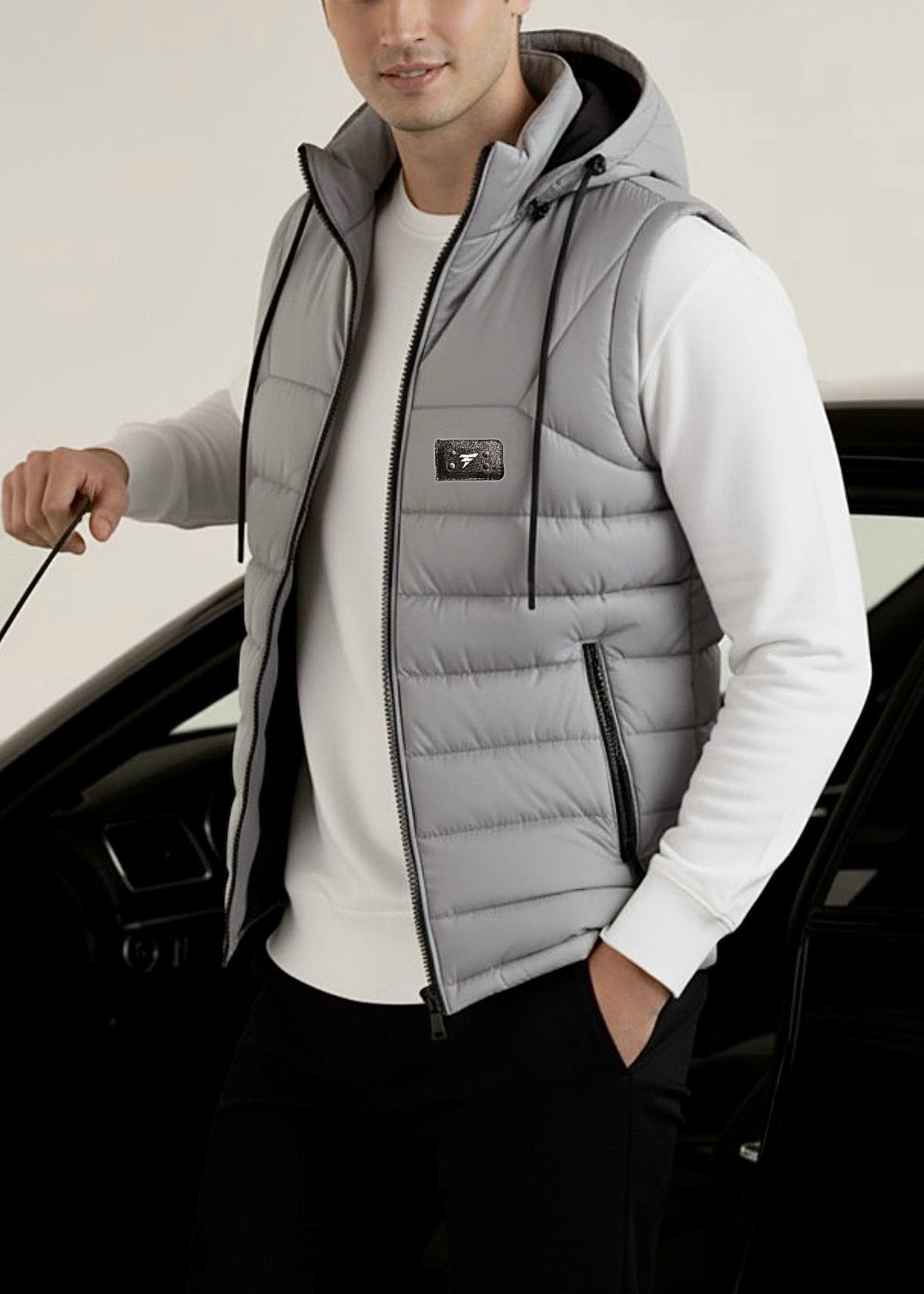 LOGO SLEEVELESS JACKET-BLACK