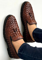 0070 WALK THE TALK: SHOES COMFORT MEET CLASS-FT