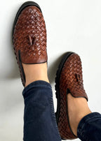 0070 WALK THE TALK: SHOES COMFORT MEET CLASS-FT