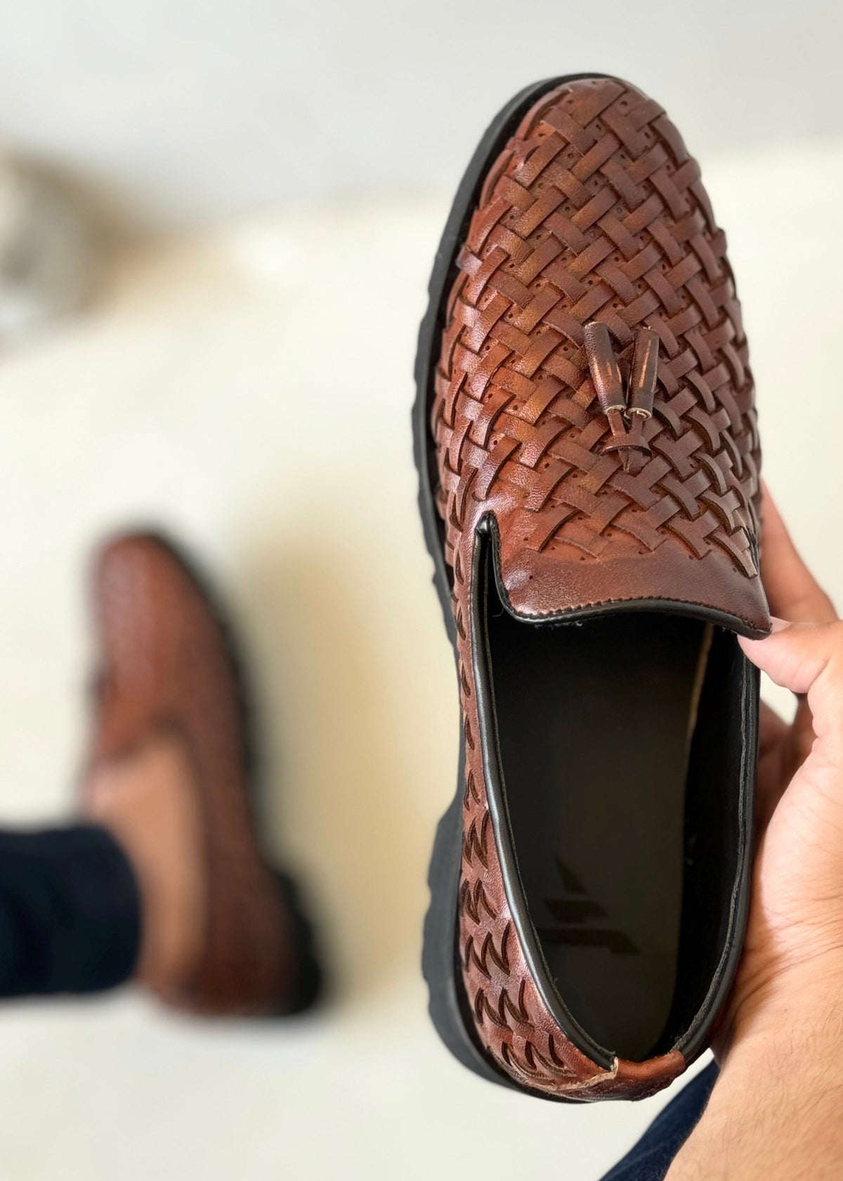 0070 WALK THE TALK: SHOES COMFORT MEET CLASS-FT