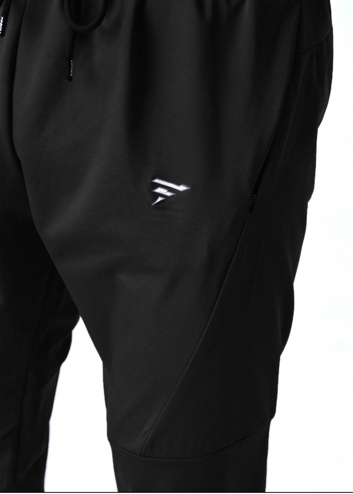 THE LINEN PLEATED TROUSER-BLACK