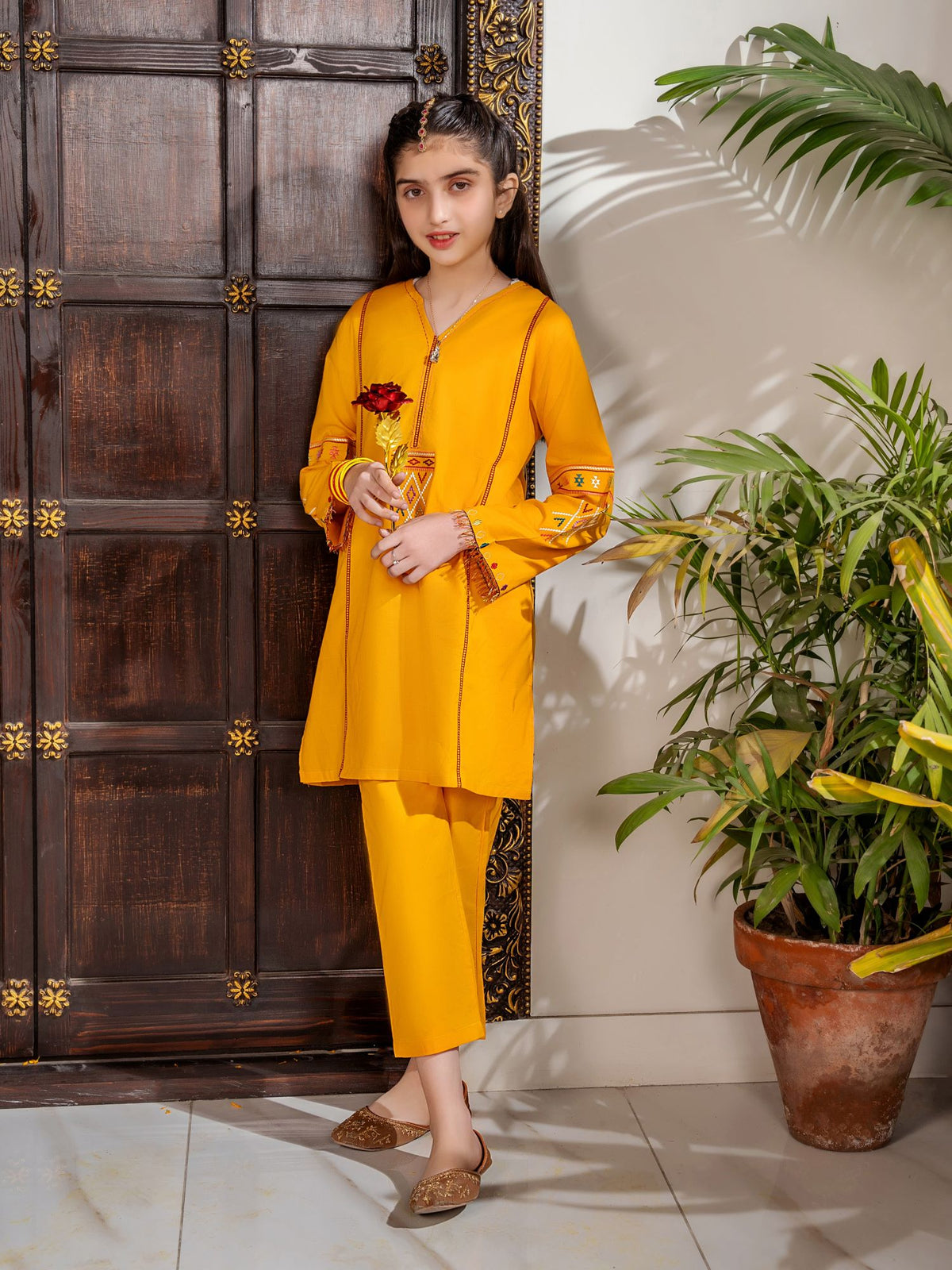 Girls Summer 2Pcs Embroidered Suit VG106-A