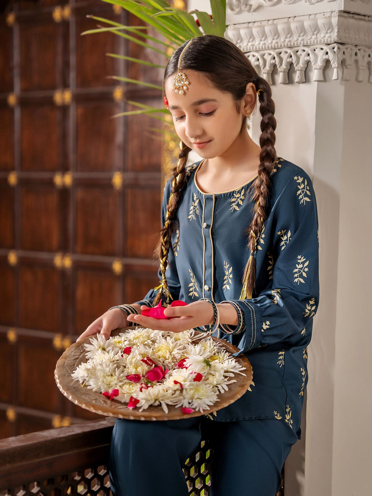 Girls Summer 2Pcs Embroidered Suit VG111-A