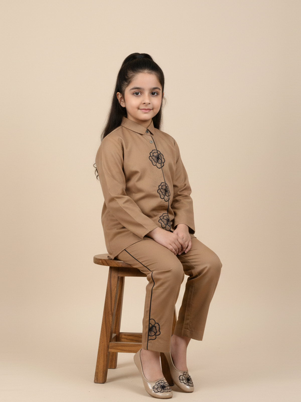 Girls Winter 2Pcs Embroidered Suit VG182-A