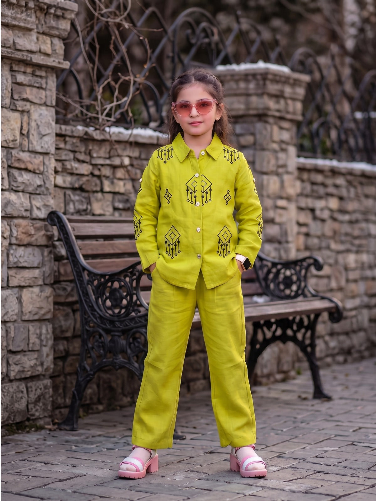 Girls Winter 3Pcs Embroidered Suit Set VCHN01-B