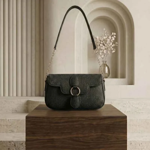 Signature Ring Bag – Elegant Women's Shoulder Bag black